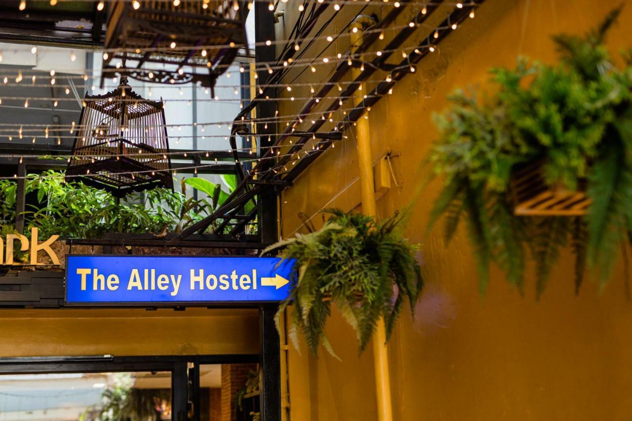 The Alley Hostel&Bistro Bangkok Exterior foto